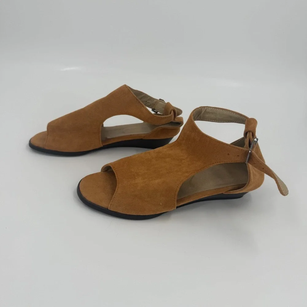 Womens Wedge Sandals US Size 7.5 Brown Suede Comfort Peep Toe Ankle Buckle Strap